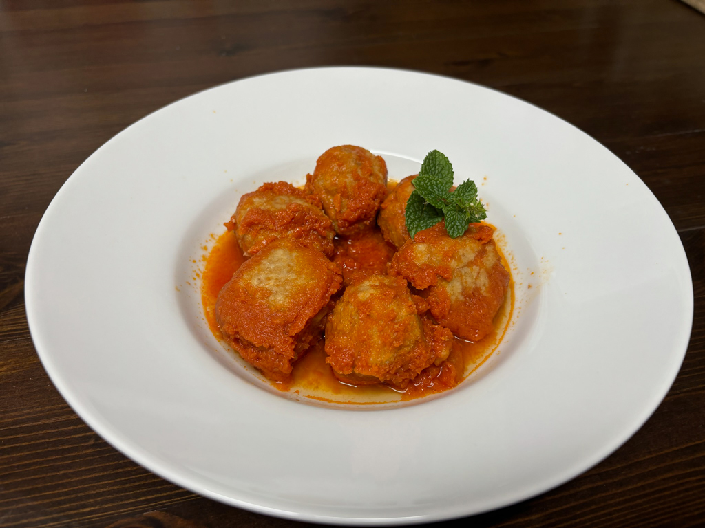 Albóndigas en Salsa de Tomate